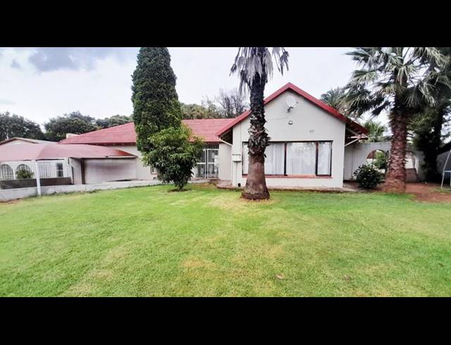 4 BEDROOM HOUSE FOR SALE IN BIRCHLEIGH